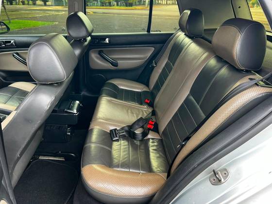VOLKSWAGEN GOLF 1.6 MI SPORTLINE 8V FLEX 4P MANUAL VOLKSWAGEN GOLF 1.6 MI SPORTLINE 8V FLEX 4P MANUAL